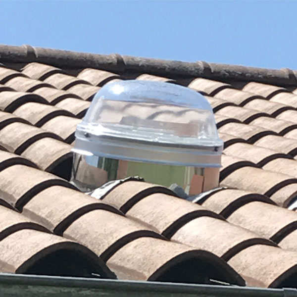 Kit SOLARSPOT pour toitures mansardées - Puits de lumière naturelle Kit SOLARSPOT pour toitures mansardées - Puits de lumière naturelle